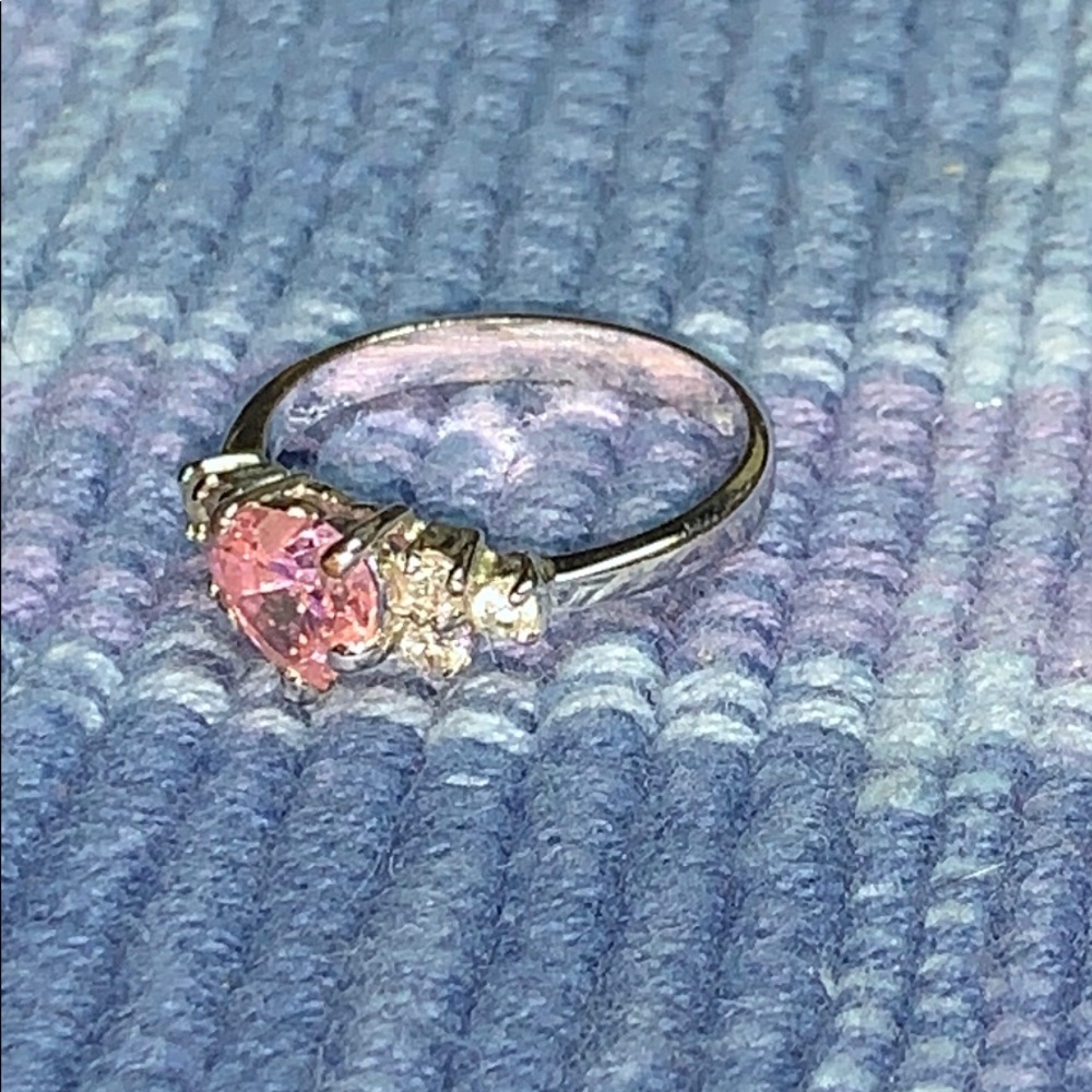Very pretty pink topaz heart ring size 8